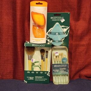 Real Techniques Sponge. ECO Tools & Powder Puff